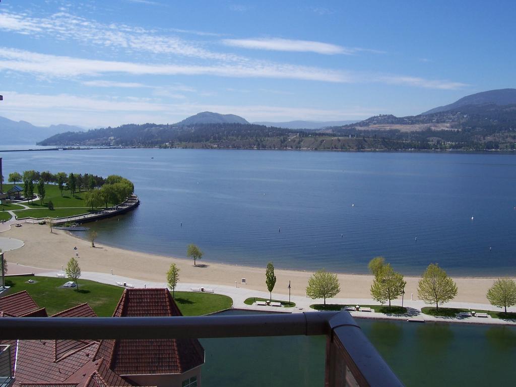 Sunset Waterfront Resort By Kelownacondorentals Δωμάτιο φωτογραφία