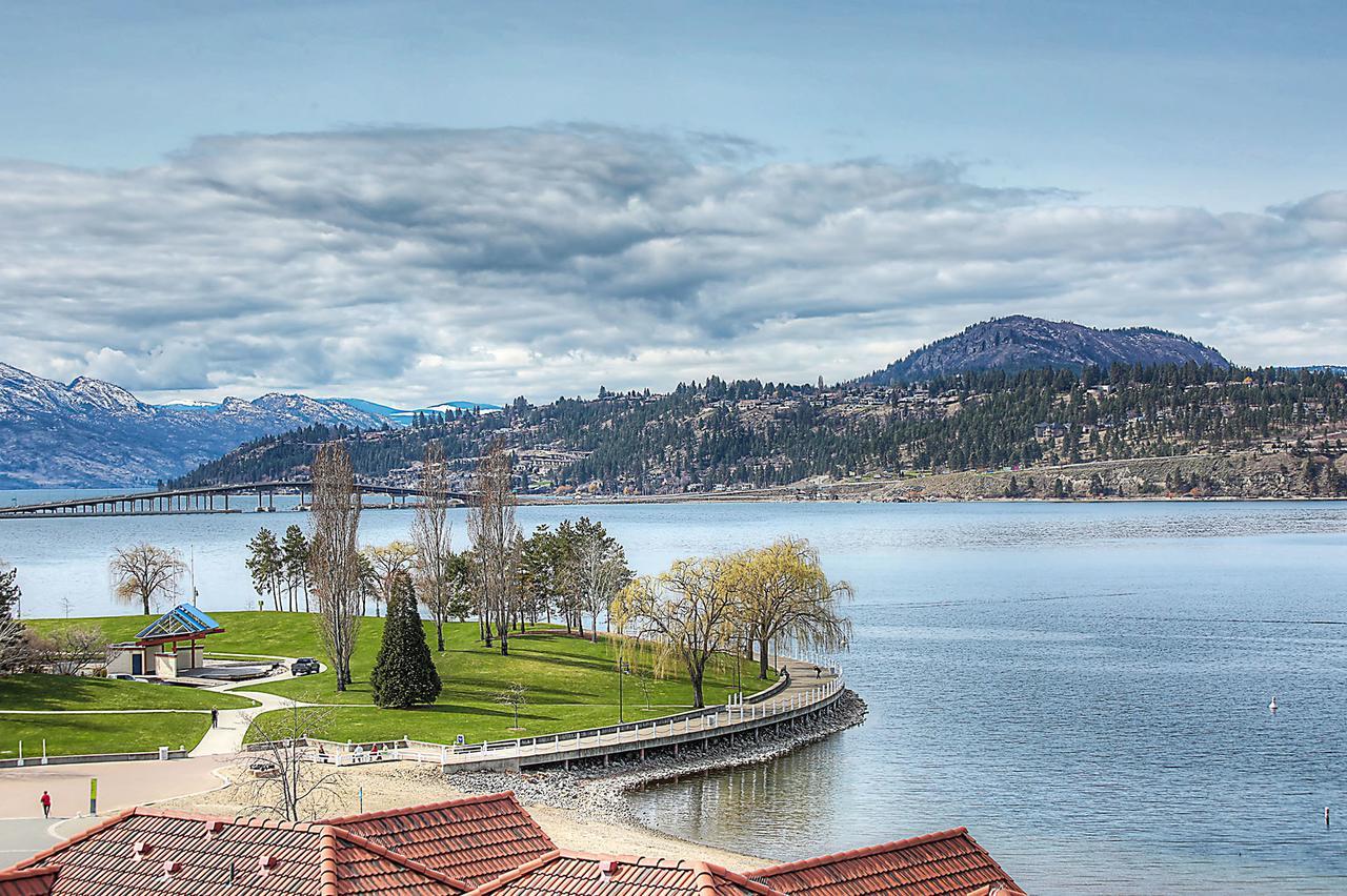 Sunset Waterfront Resort By Kelownacondorentals Εξωτερικό φωτογραφία